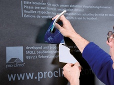 9. Anschluss an Kabel und Rohre