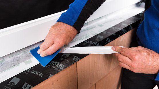 5. Auf Leibung verkleben