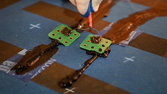 10.1 Anschlussplatten mit SENSIS COLL verbinden