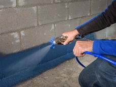 3. Sprühfolie auftragen (Airless Sprühverfahren)