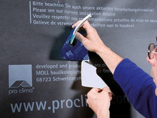 9. Anschluss an Kabel und Rohre